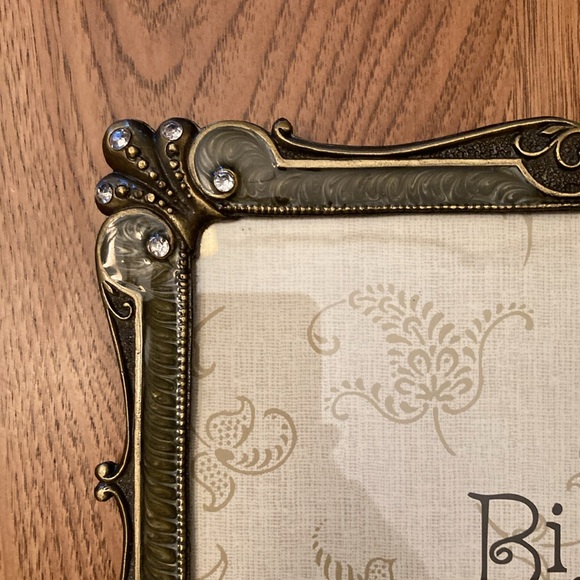 Antique style Bronze Photo Frame 8 x 10 - Picture 5 of 6